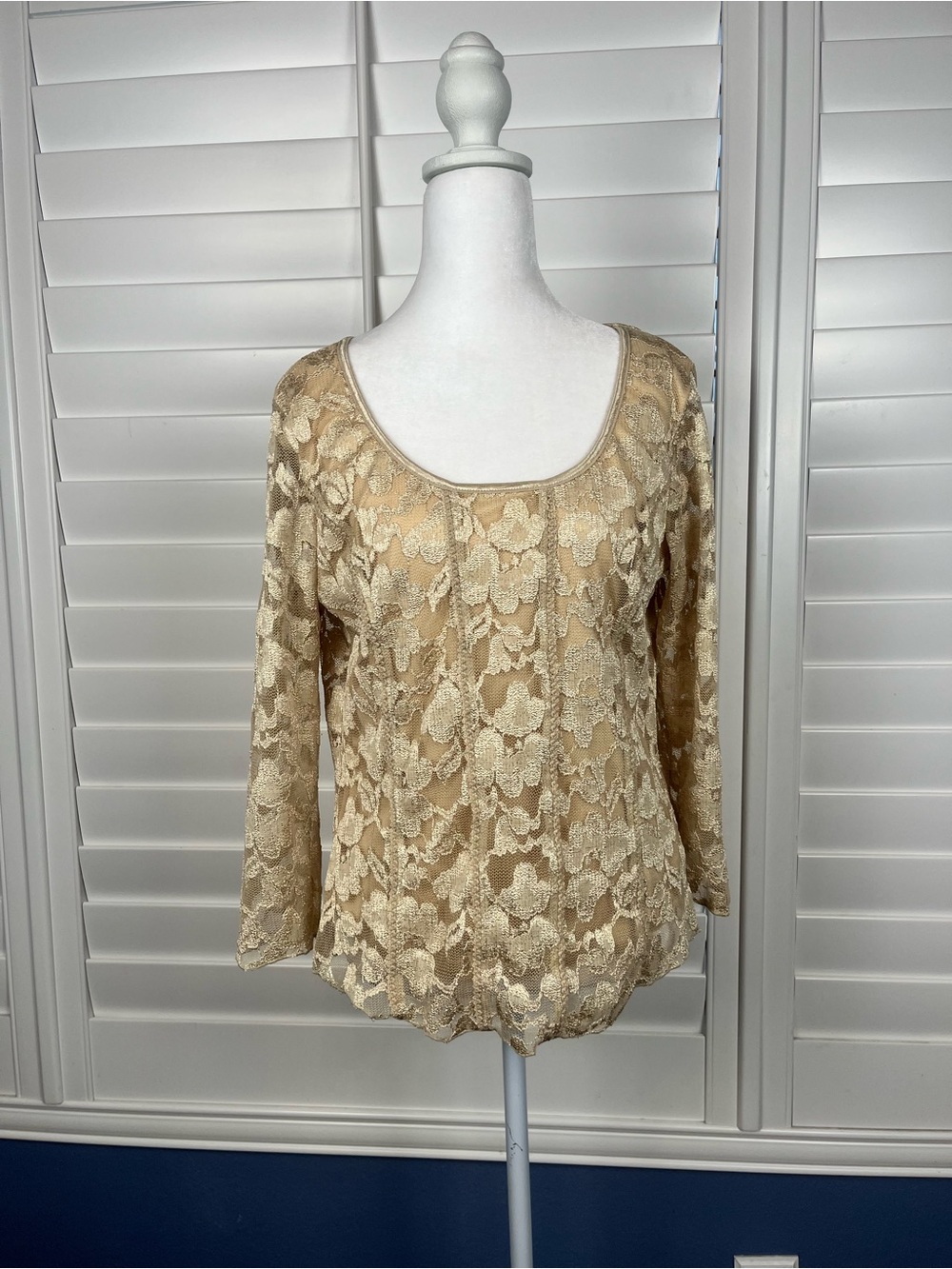 Cato Gold Lace Scoop Neck long sleeve Blouse Size Large